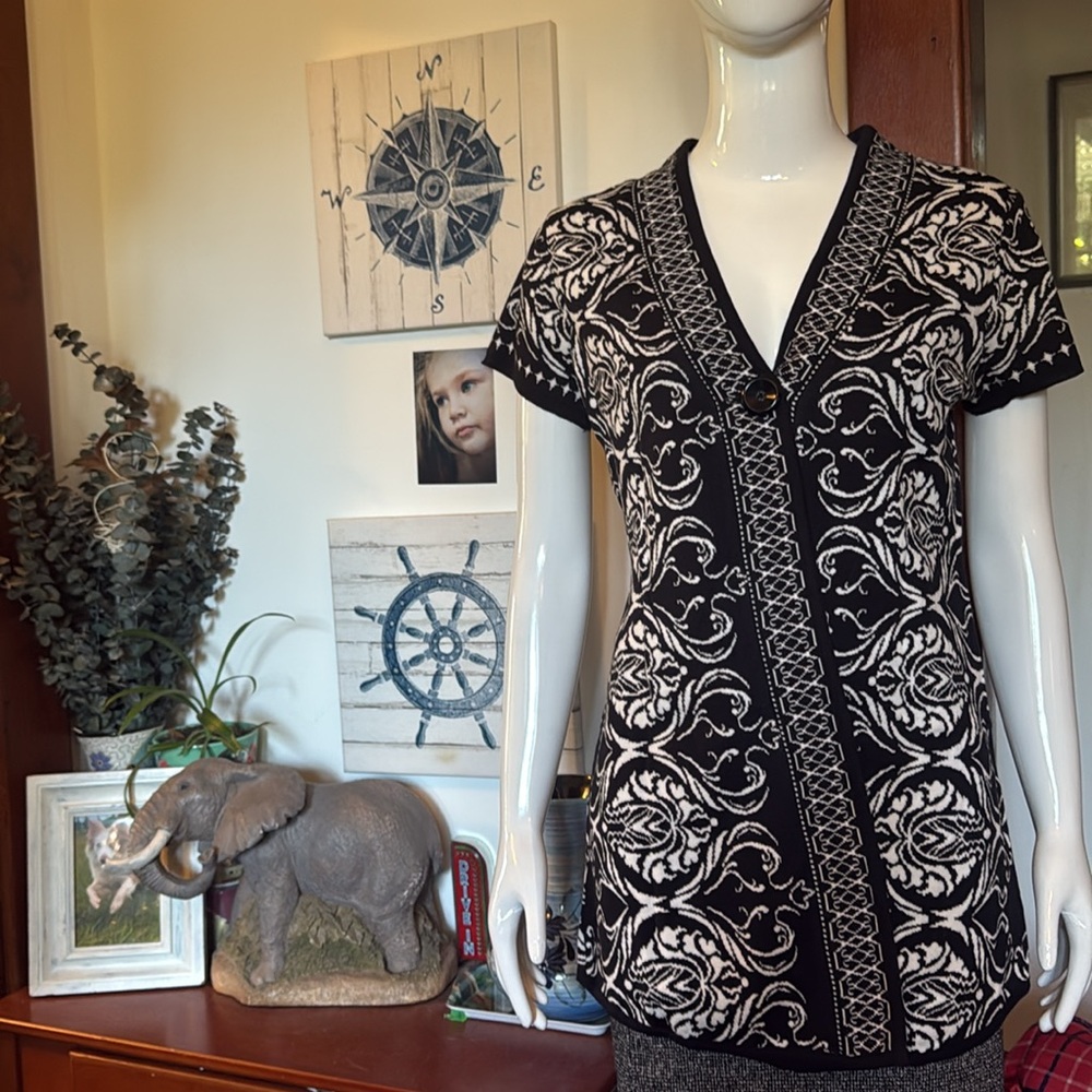 NWT Style&Co size small Elegant Black and White Patterned Women's cotton Top